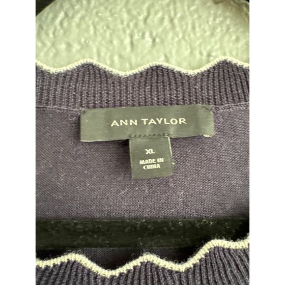 Women's Ann Taylor Tipped Scallop Crew Neck Sweater In Night Sky Quiet Luxury - Picture 3 of 4